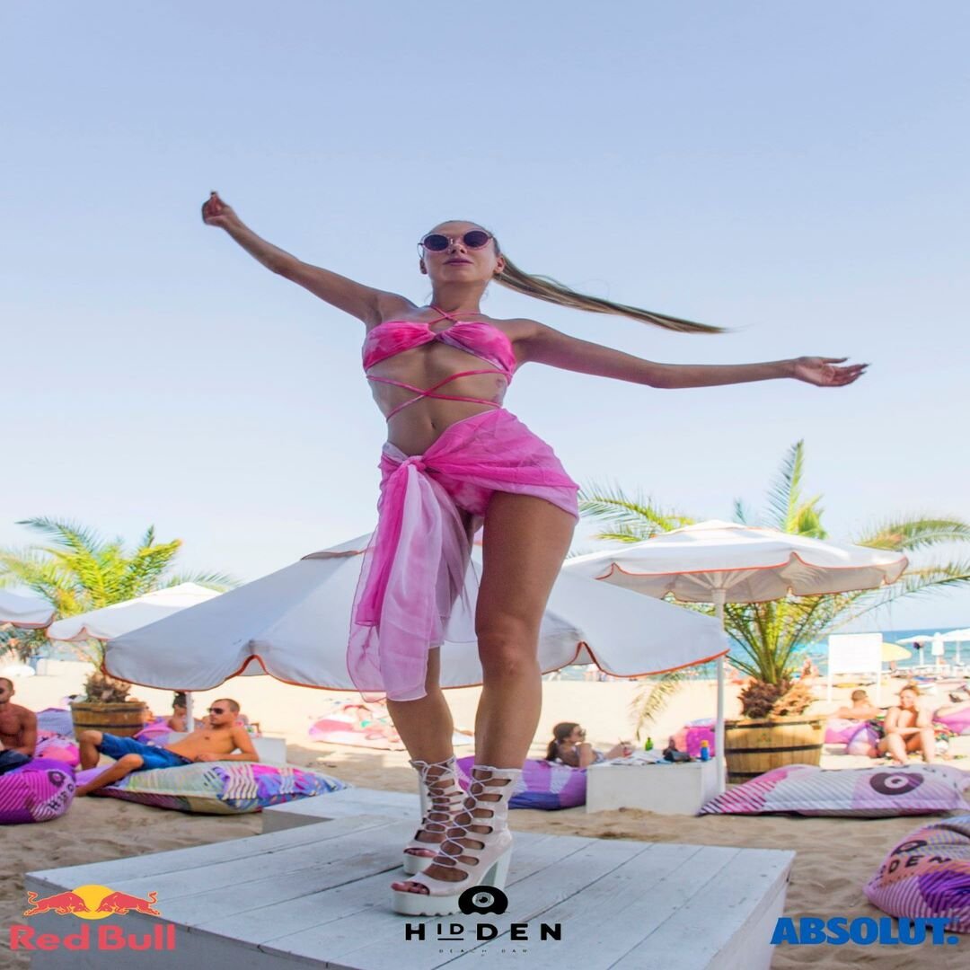 Daytime Party at Beach Bar Hidden