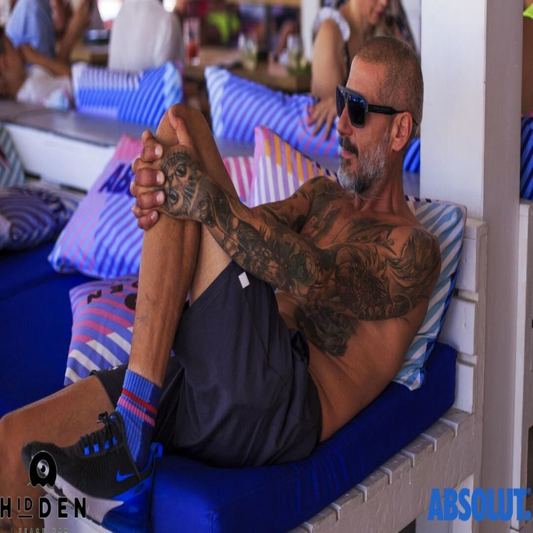 Hidden Beach bar Bartender cheff