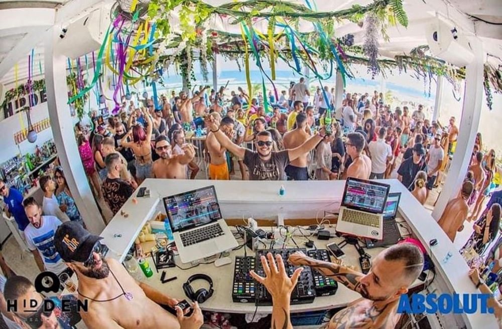 Hedden beach bar party event
